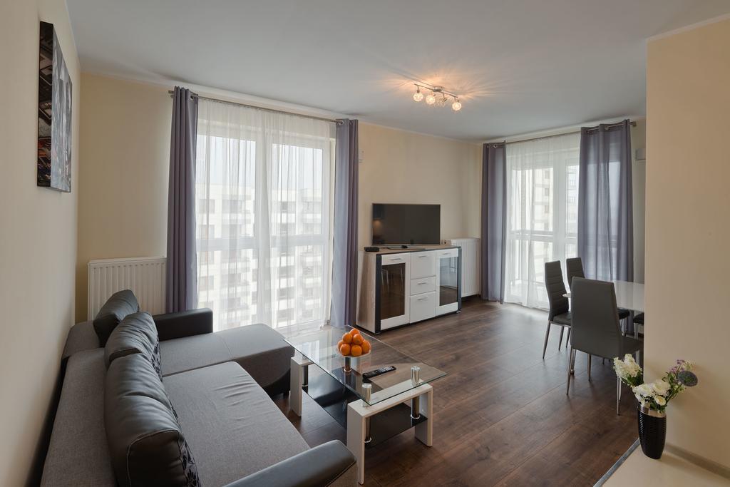 City Aparthotel Ochota Βαρσοβία Δωμάτιο φωτογραφία