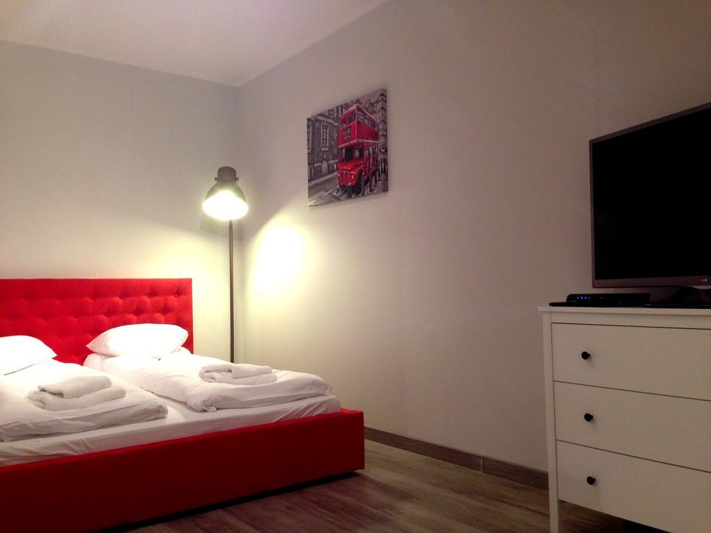 City Aparthotel Ochota Βαρσοβία Δωμάτιο φωτογραφία