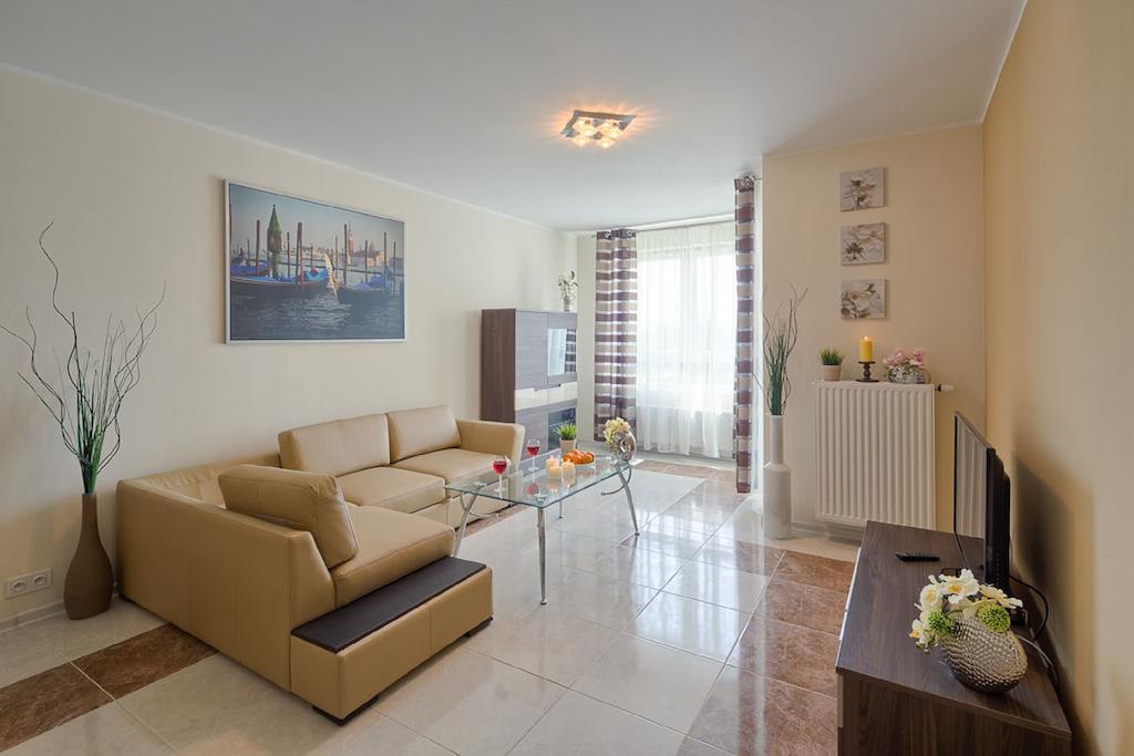 City Aparthotel Ochota Βαρσοβία Εξωτερικό φωτογραφία