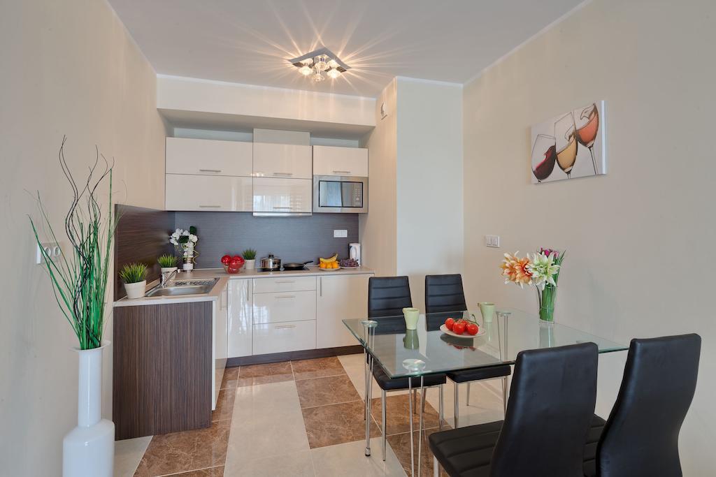 City Aparthotel Ochota Βαρσοβία Δωμάτιο φωτογραφία
